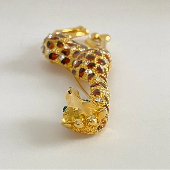 Giraffe Gold Tone Figural Brooch Pin Vintage Elegant Rhinestone and Enamel - Picture 8 of 8